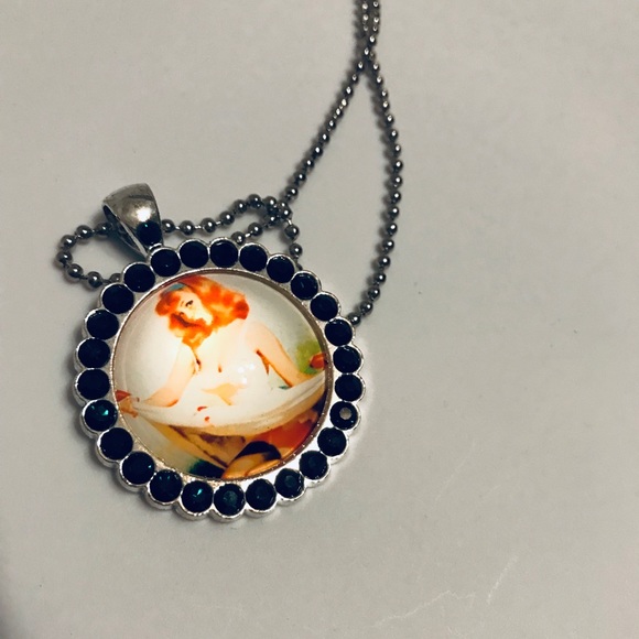 Retro handmade Vintage Pinup Necklace surrounded in Gorgeous Green CZ Stones - Picture 7 of 13